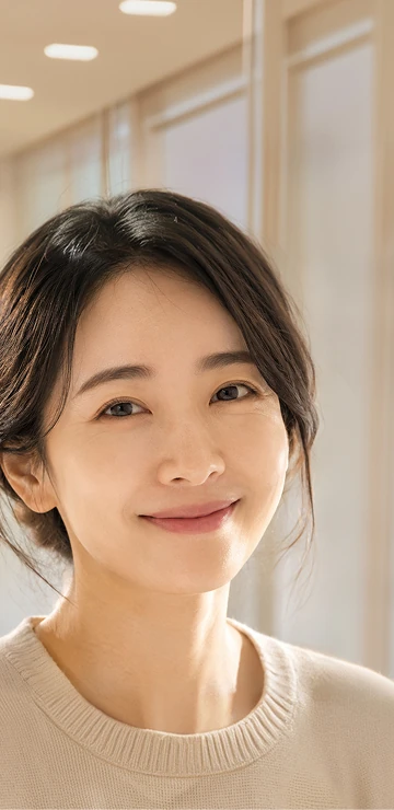 보면서 치료하는 여성 한방